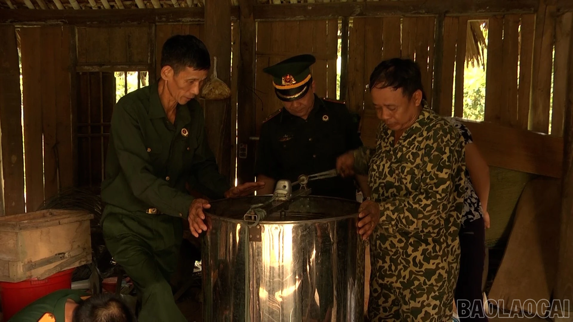 baolaocai-br_cuoc-song-xanh00-07-53-11still013.jpg
