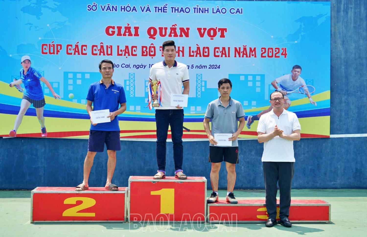 Trao giải nội dung đơn nam. don nam.JPG