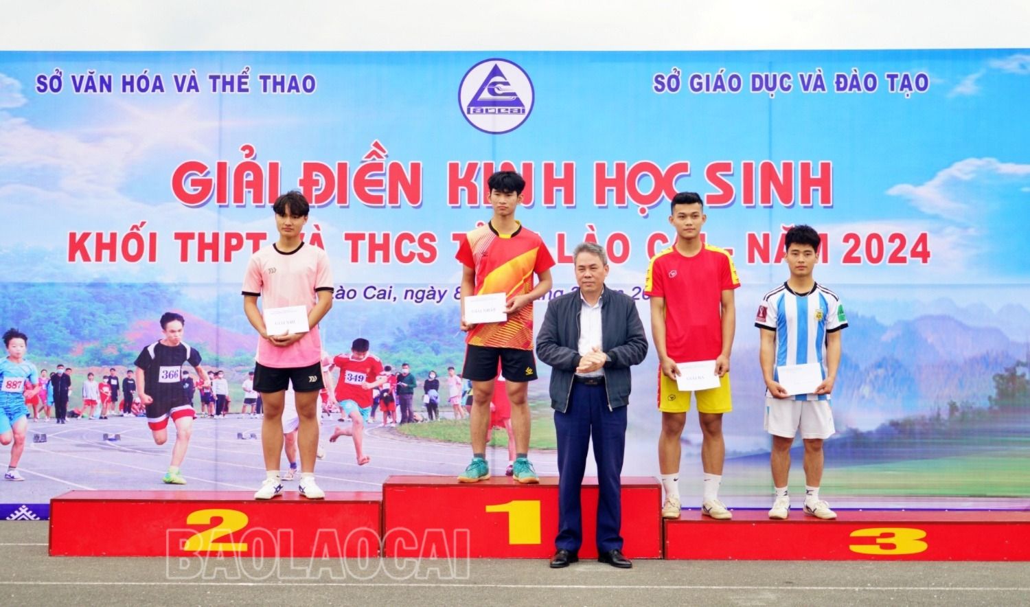 Trao giải nội dung đẩy tạ nam THPT. day ta nam thpt.JPG