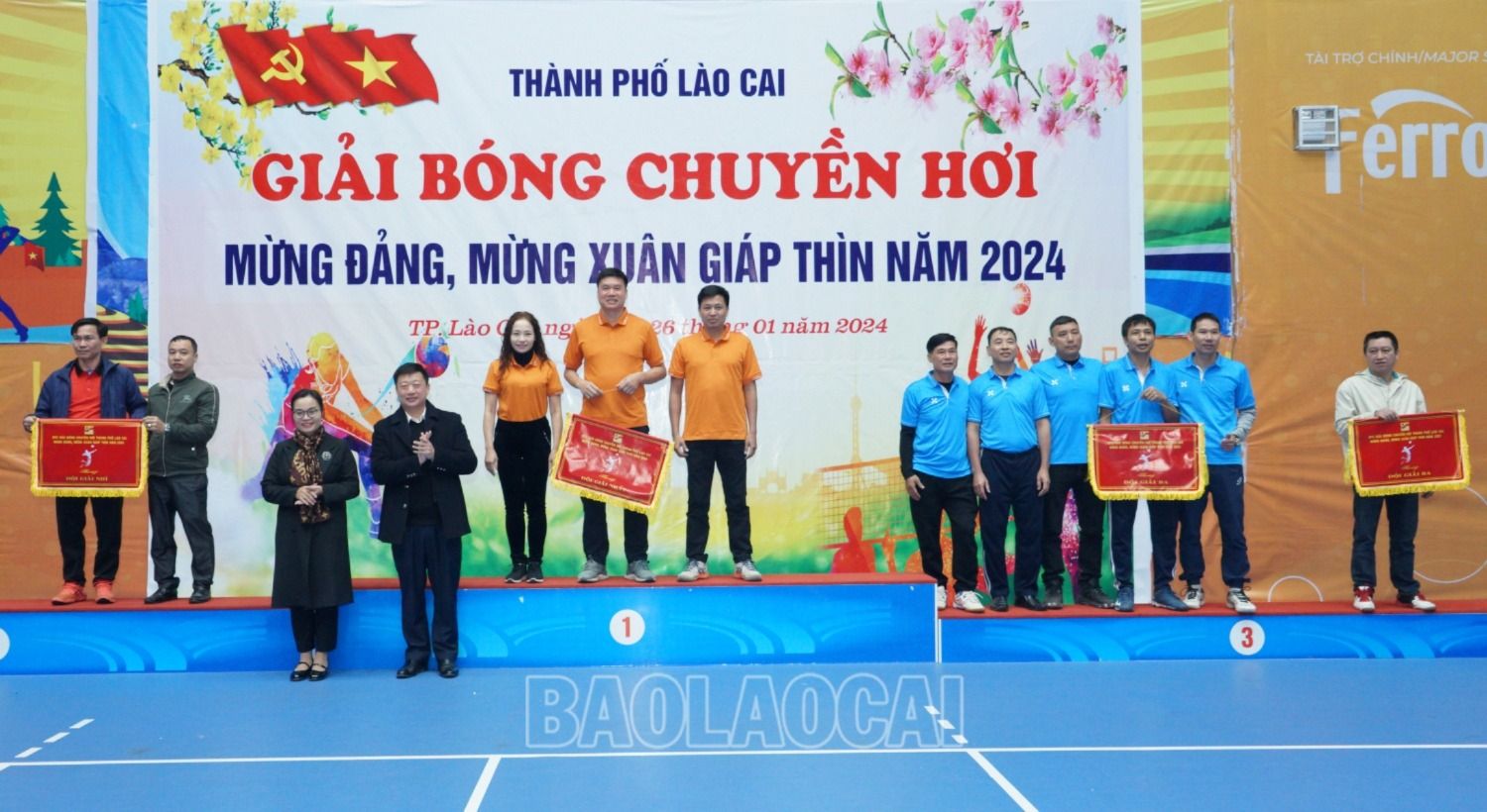 Trao giải Nhất, Nhì, Ba ở nội dung trên 46 tuổi. 46.JPG