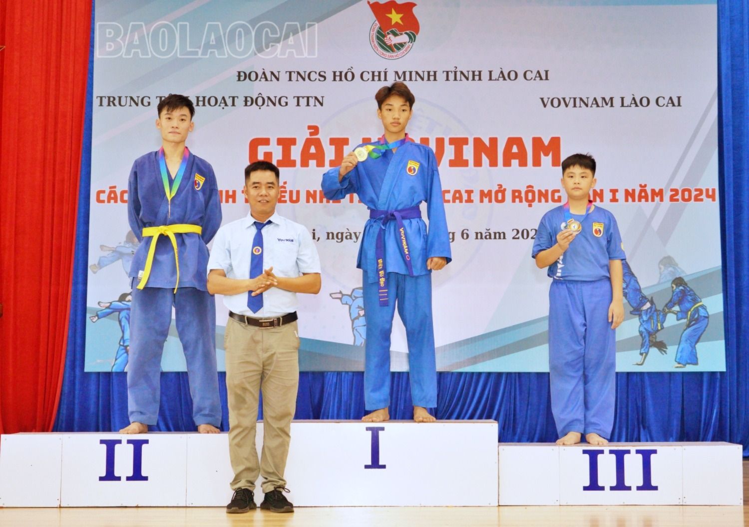 Trao giải các nội dung đơn luyện. vo90.JPG
