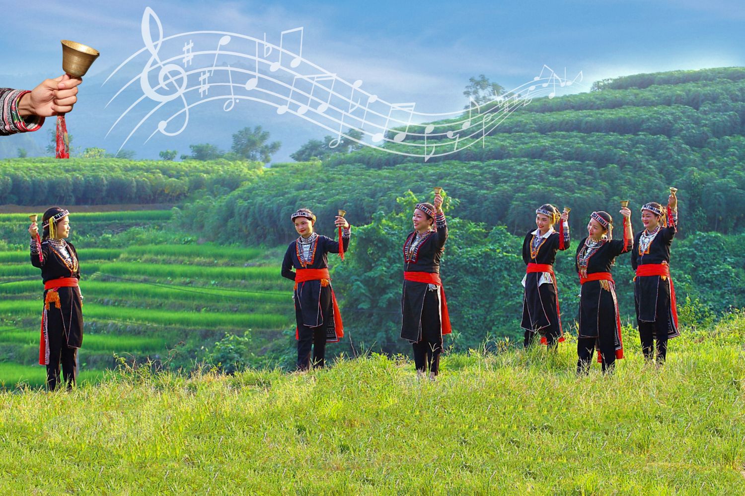 Điệu múa chuông là nét đẹp văn hóa đang được người Dao ở bản Bông 1 - 2 giữ gìn. fffff.jpg