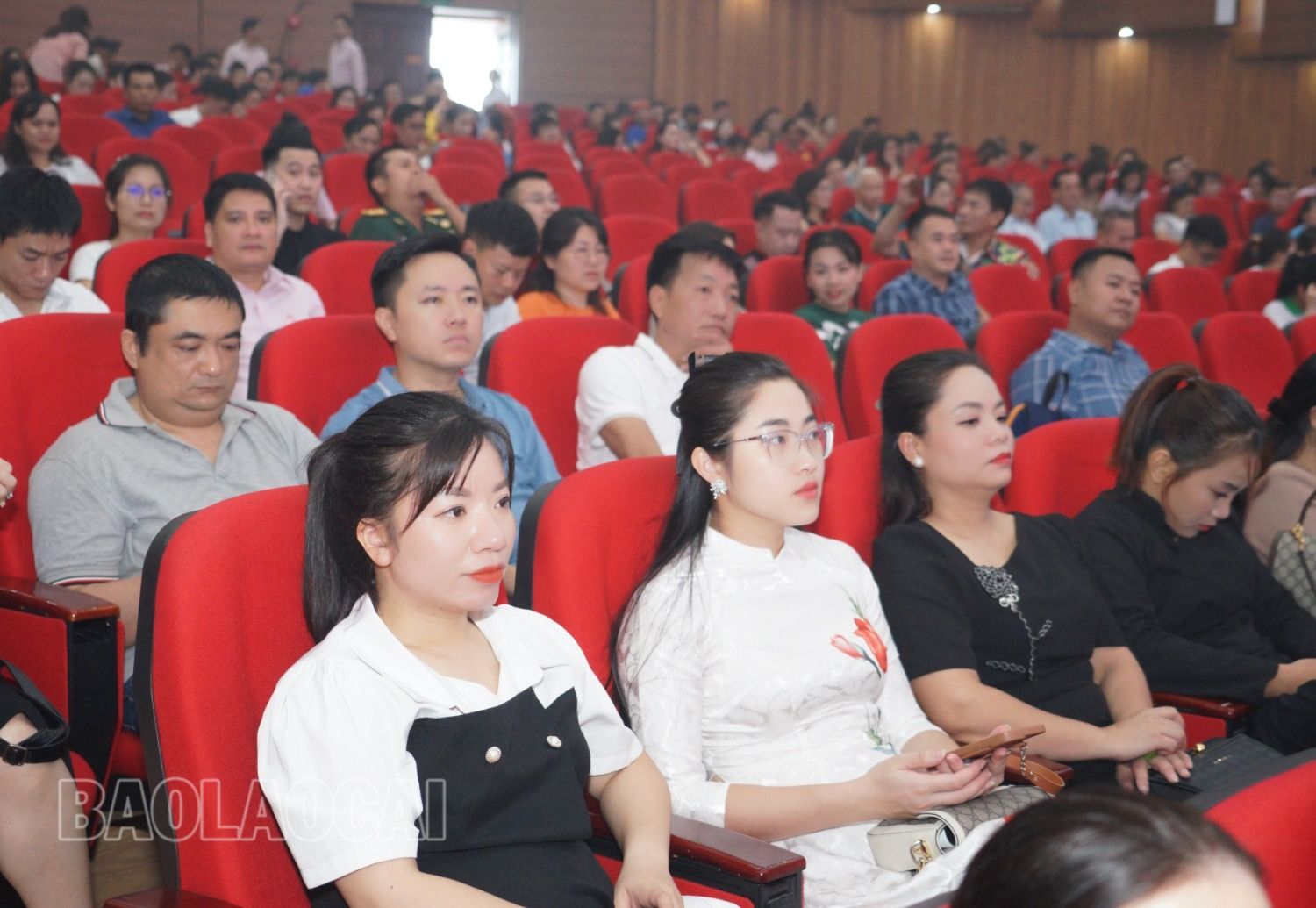 Hội thi đã để lại ấn tượng đẹp với khán giả, đại biểu và các đội thi. xh9.JPG