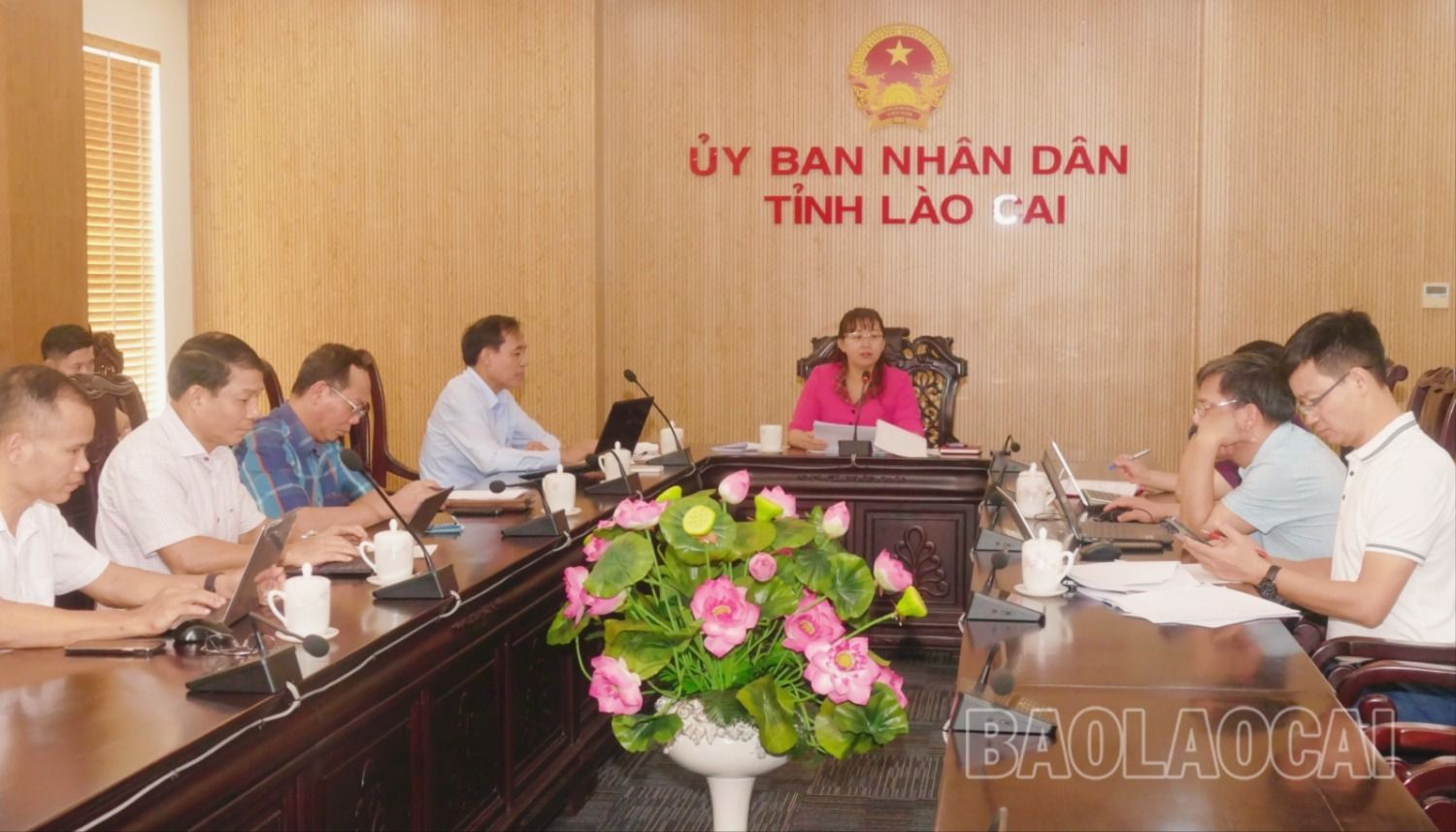 Hội đồng xét chọn, tôn vinh trí thức tiêu biểu tỉnh Lào Cai thảo luận. tt1.jpg