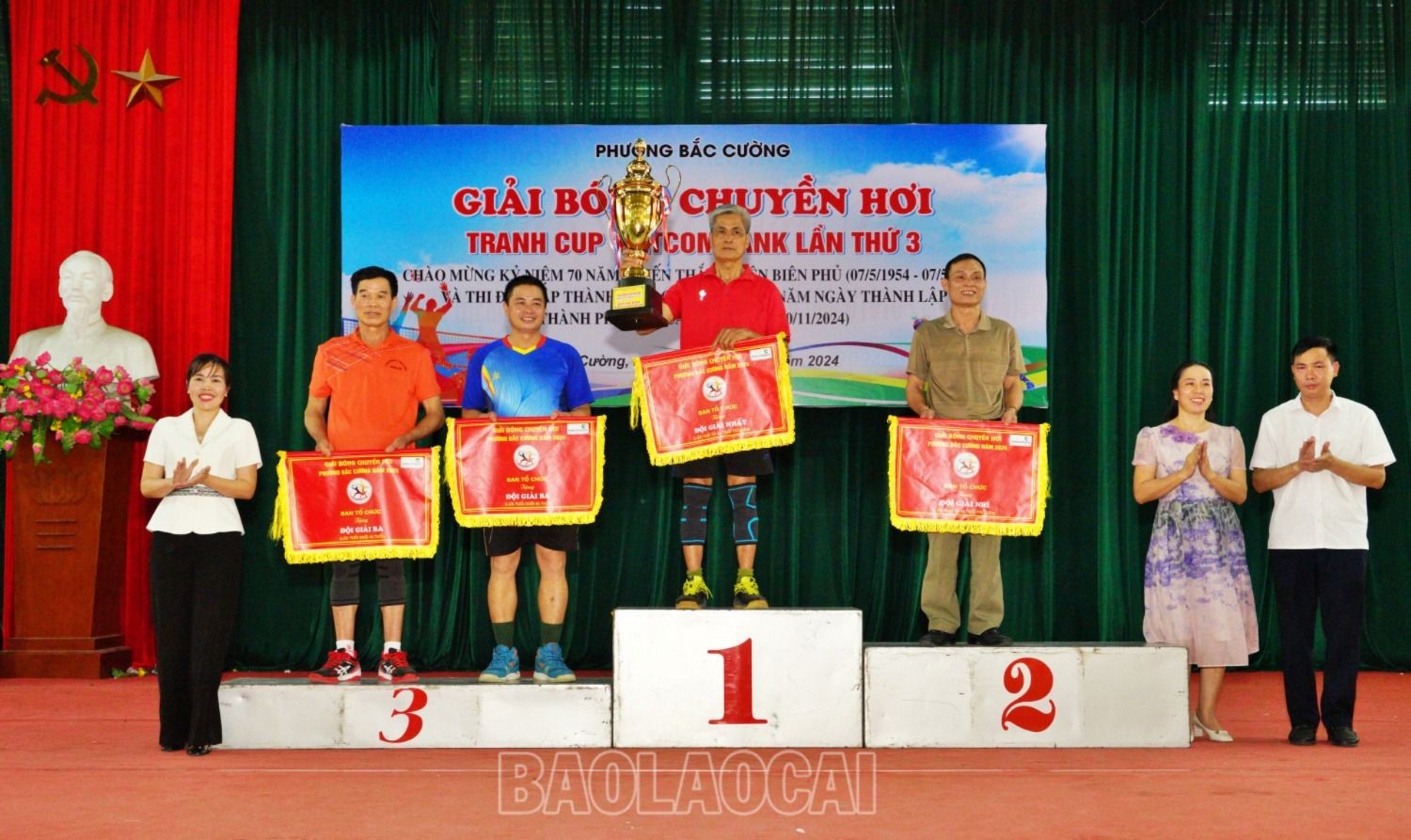 Trao giải nội dung từ 45 tuổi trở lên. tren45.JPG