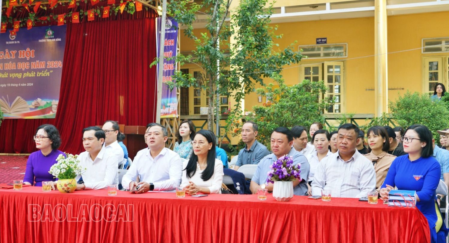 Các đại biểu dự ngày hội. sp1.JPG