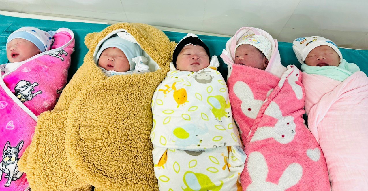 Đến 16 giờ chiều 29/2, tại Bệnh viện Sản - Nhi tỉnh đã có 7 em bé chào đời trong ngày đặc biệt này. IMG_6262.jpg