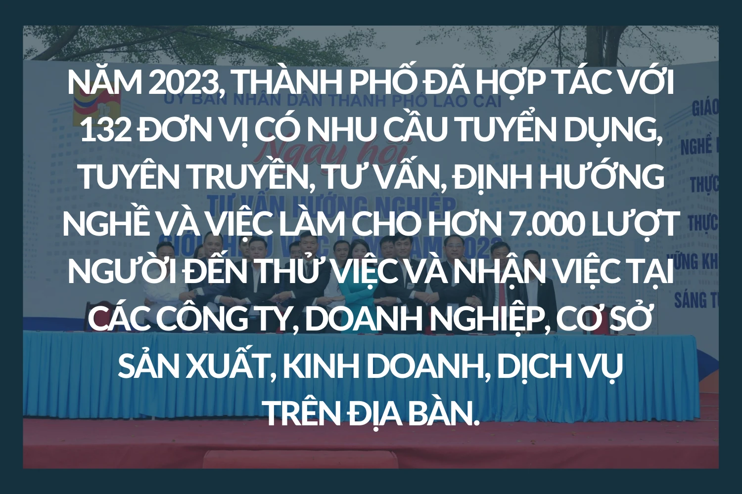 Bản sao của Black Blue White Modern Minimalist Business Banking Facebook Post (1500 × 1000 px).png