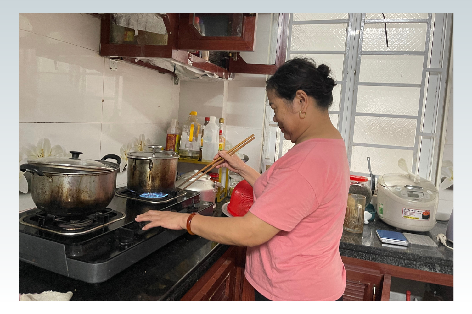 Người làm nghề giúp việc thường là những phụ nữ tuổi trung niên, có kinh nghiệm làm các công việc nhà. 4.png