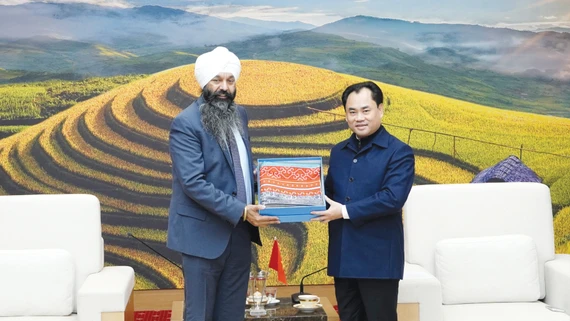 Bí thư Tỉnh ủy Trịnh Việt Hùng tiếp xã giao ngài Randeep Sarai - Bộ Trưởng Phát triển Quốc tế Canada