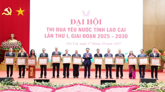 Đại hội Thi đua yêu nước tỉnh Lào Cai lần thứ I thành công tốt đẹp