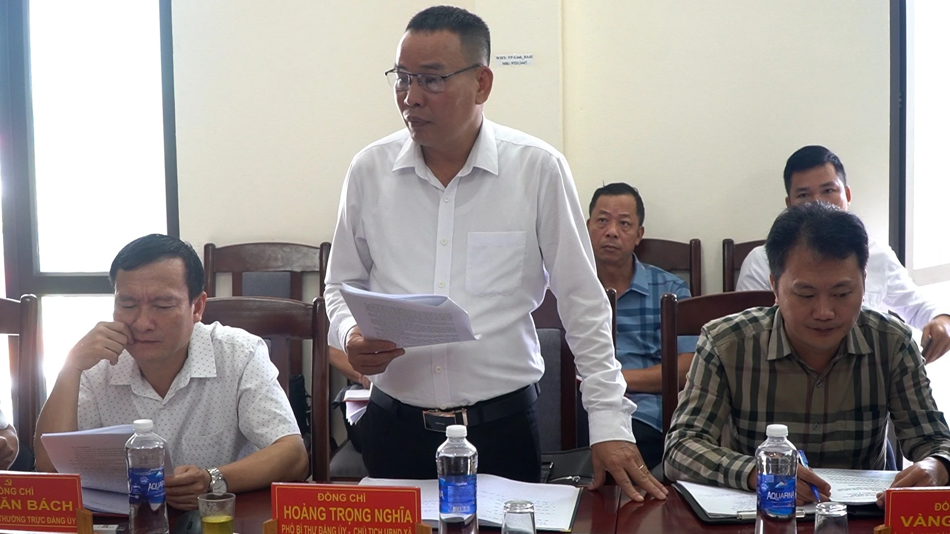 Chủ tịch UBND xã Tú Lệ Hoàng Trọng Nghĩa phát biểu tại buổi làm việc.