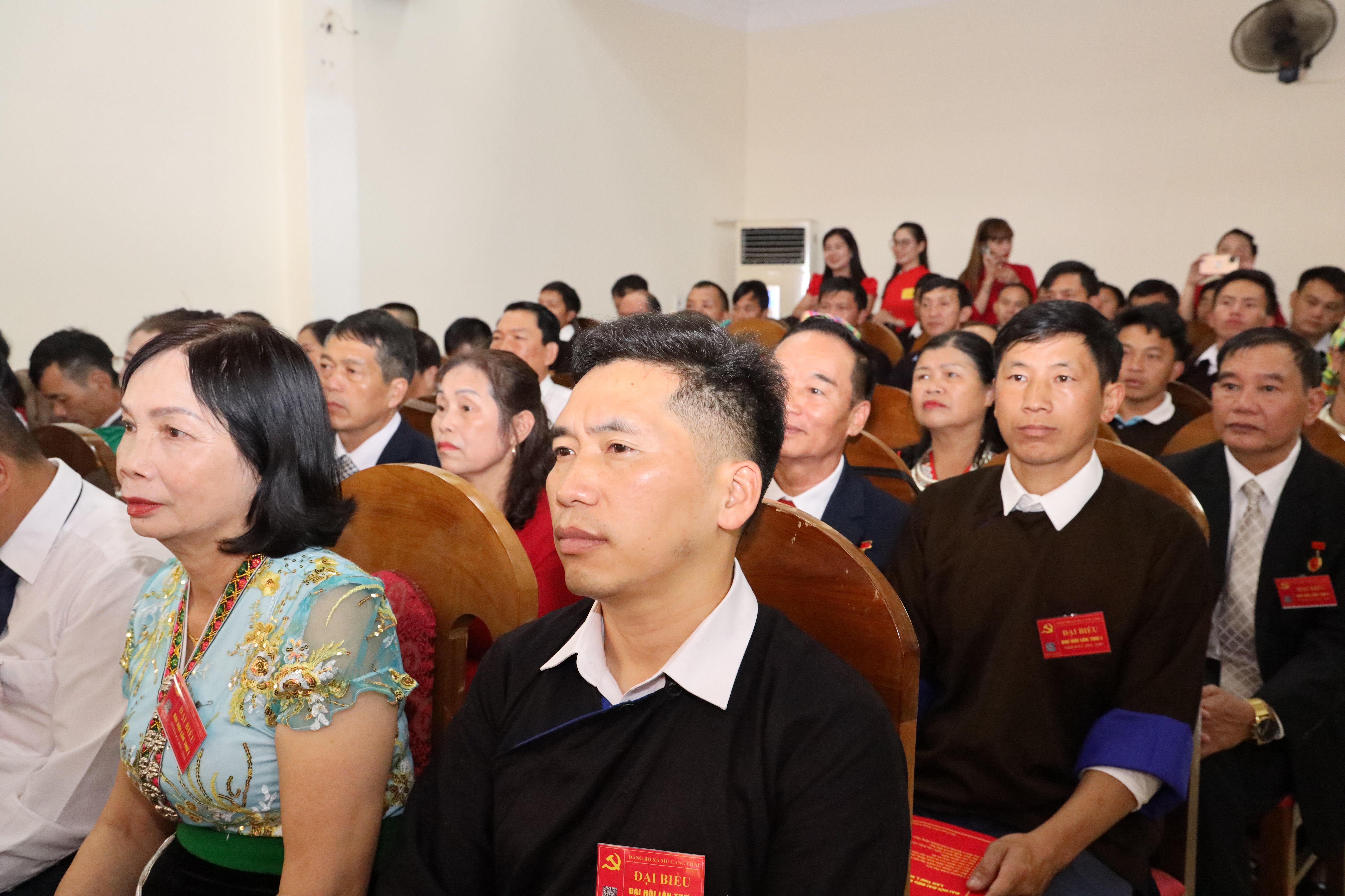 Đại biểu các thôn dự đại hội. Đại biểu các thôn dự đại hội.