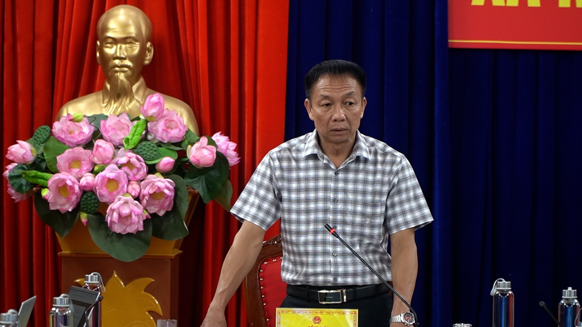 Đồng chí Vũ Quỳnh Khánh - Phó Chủ tịch Thường trực HĐND tỉnh phát biểu tại buổi làm việc. mcc-pct-pb.jpg