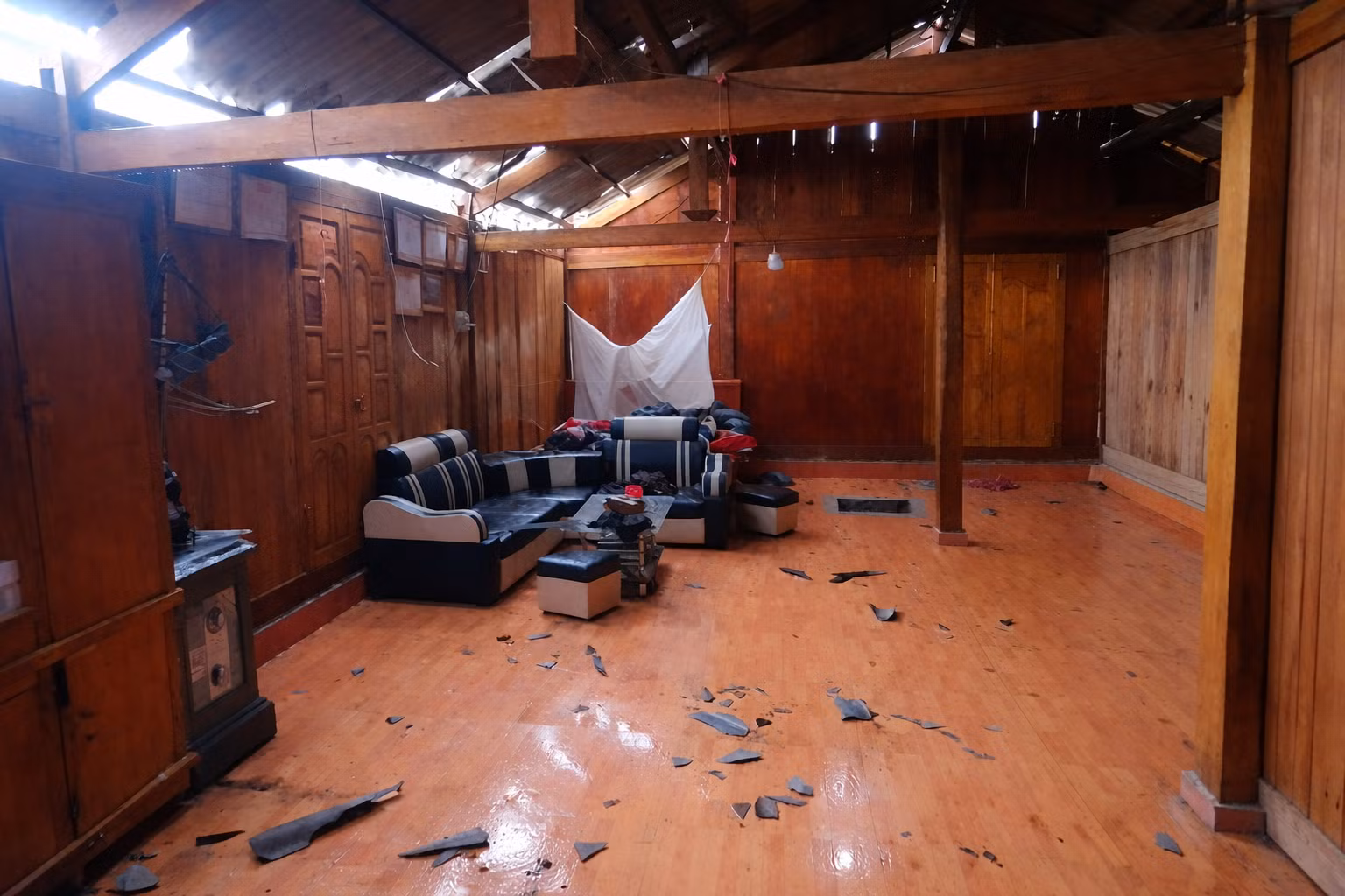 Mưa dông gây thiệt hại tại một số địa phương trong tỉnh ảnh 7