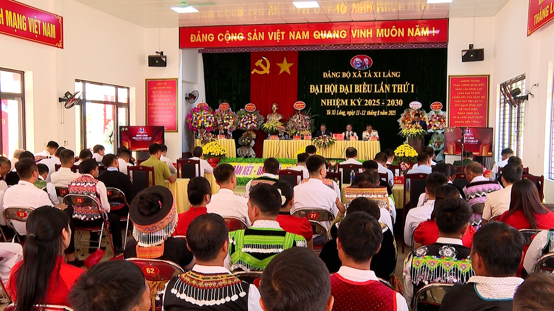 Quang cảnh Đại hội. ta-xi-lang-1.jpg