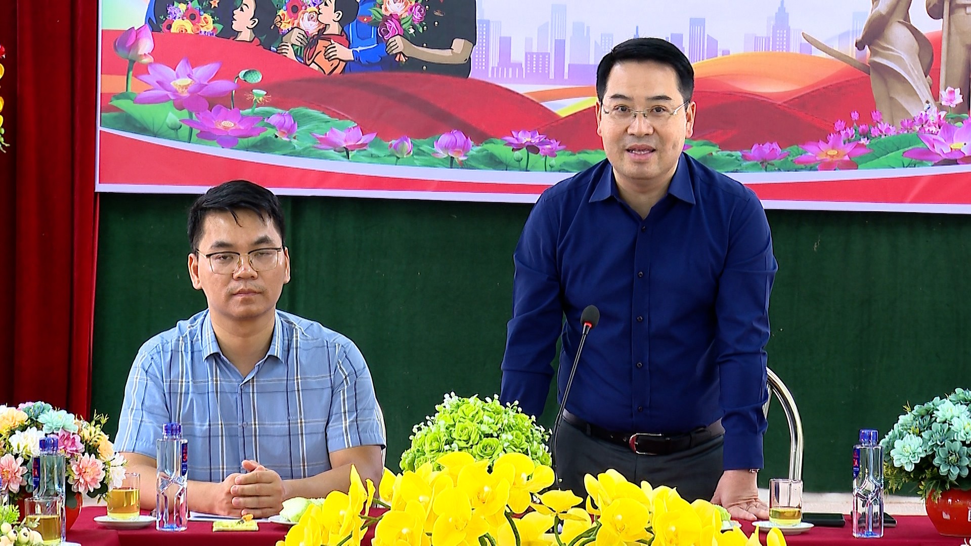 Phó Bí thư tỉnh ủy Lào Cai Nguyễn Tuấn Anh phát biểu tại buổi tặng quà cho người có công xã Thanh Yên, tỉnh Điện Biên. sequence-0100-00-58-00still002.jpg