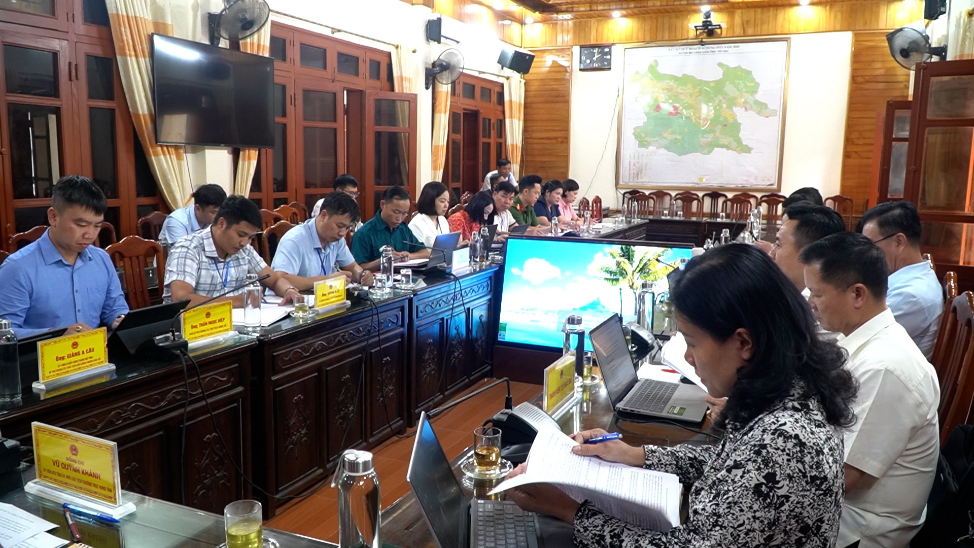 Các đại biểu dự buổi làm việc. Các đại biểu dự buổi làm việc.