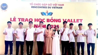 9 học sinh Lào Cai được nhận học bổng Vallet