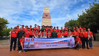 Đoàn công tác số 24 hoàn thành chuyến thăm Trường Sa và Nhà giàn DK1