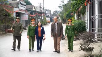 Sôi nổi phong trào thi đua “Toàn dân bảo vệ an ninh Tổ quốc” 