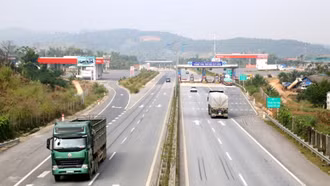 Kiến nghị Chính phủ bố trí nguồn vốn tăng thu ngân sách Trung ương năm 2024 để đầu tư mở rộng cao tốc Nội Bài - Lào Cai, đoạn Yên Bái - Lào Cai