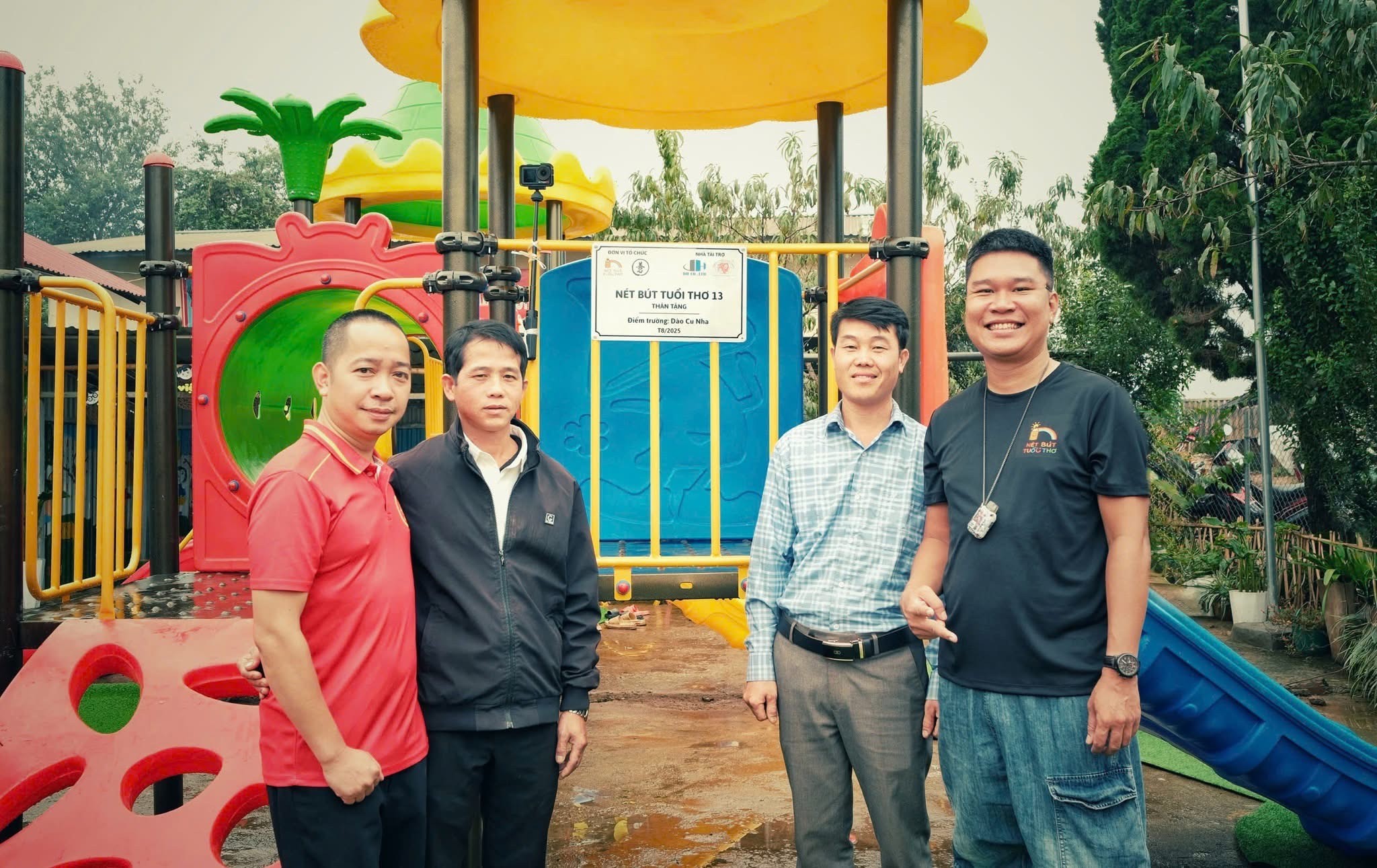 Công trình gồm nhiều hạng mục như cầu trượt, xích đu... được thiết kế phù hợp với sở thích, đảm bảo an toàn cho trẻ em. img-4105.jpg