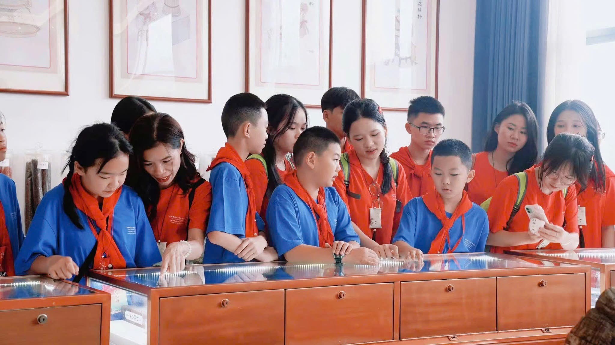 Các đại biểu đoàn viên, thanh niên tham gia nhiều hoạt động ý nghĩa tại Vân Nam (Trung Quốc). (Ảnh:TĐ) img-3971.jpg