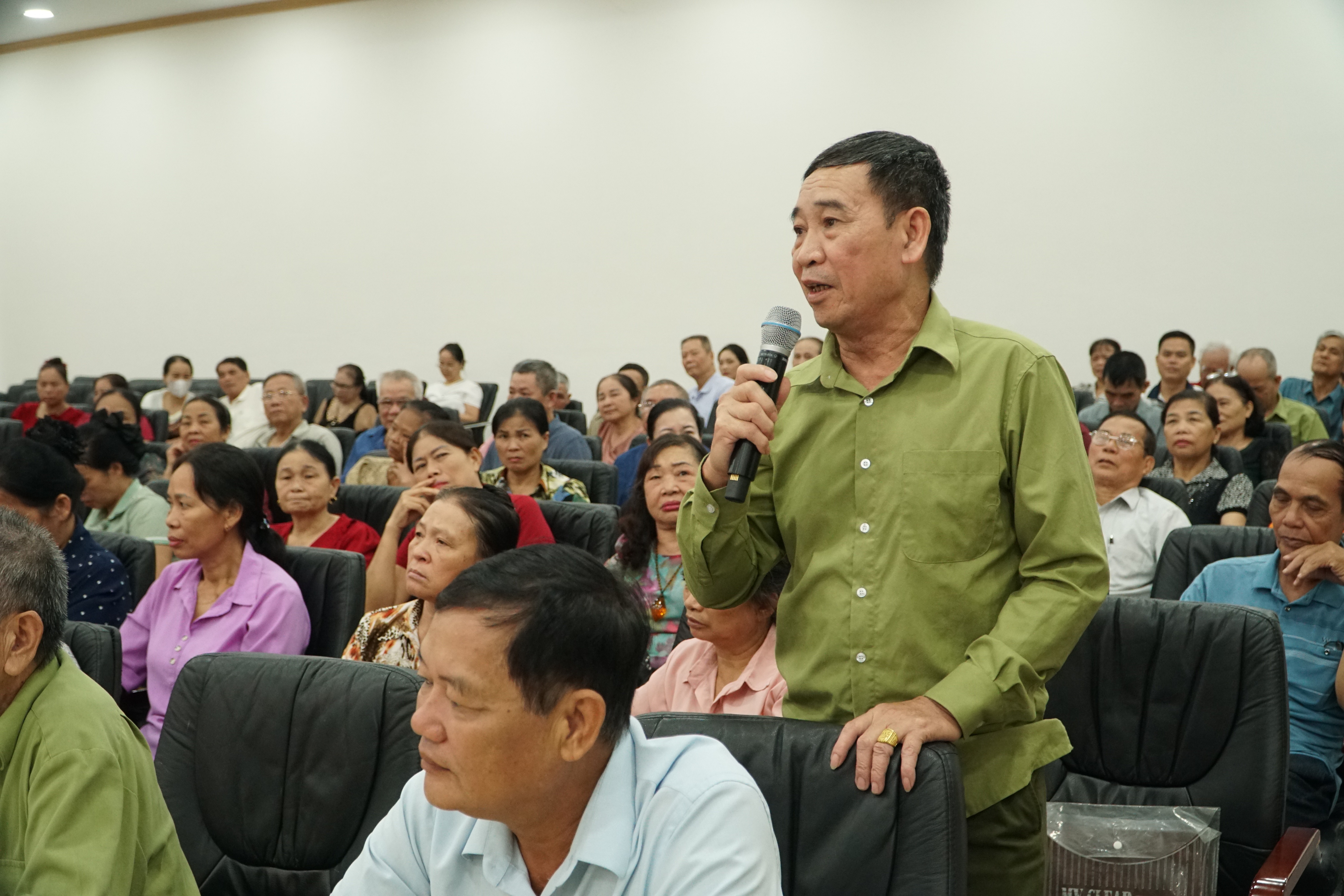 Đại diện các tổ TK&VV đưa ra ý kiến góp phần nâng cao chất lượng vốn tín dụng chính sách triển khai trên địa bàn. save-20250820-095227.jpg