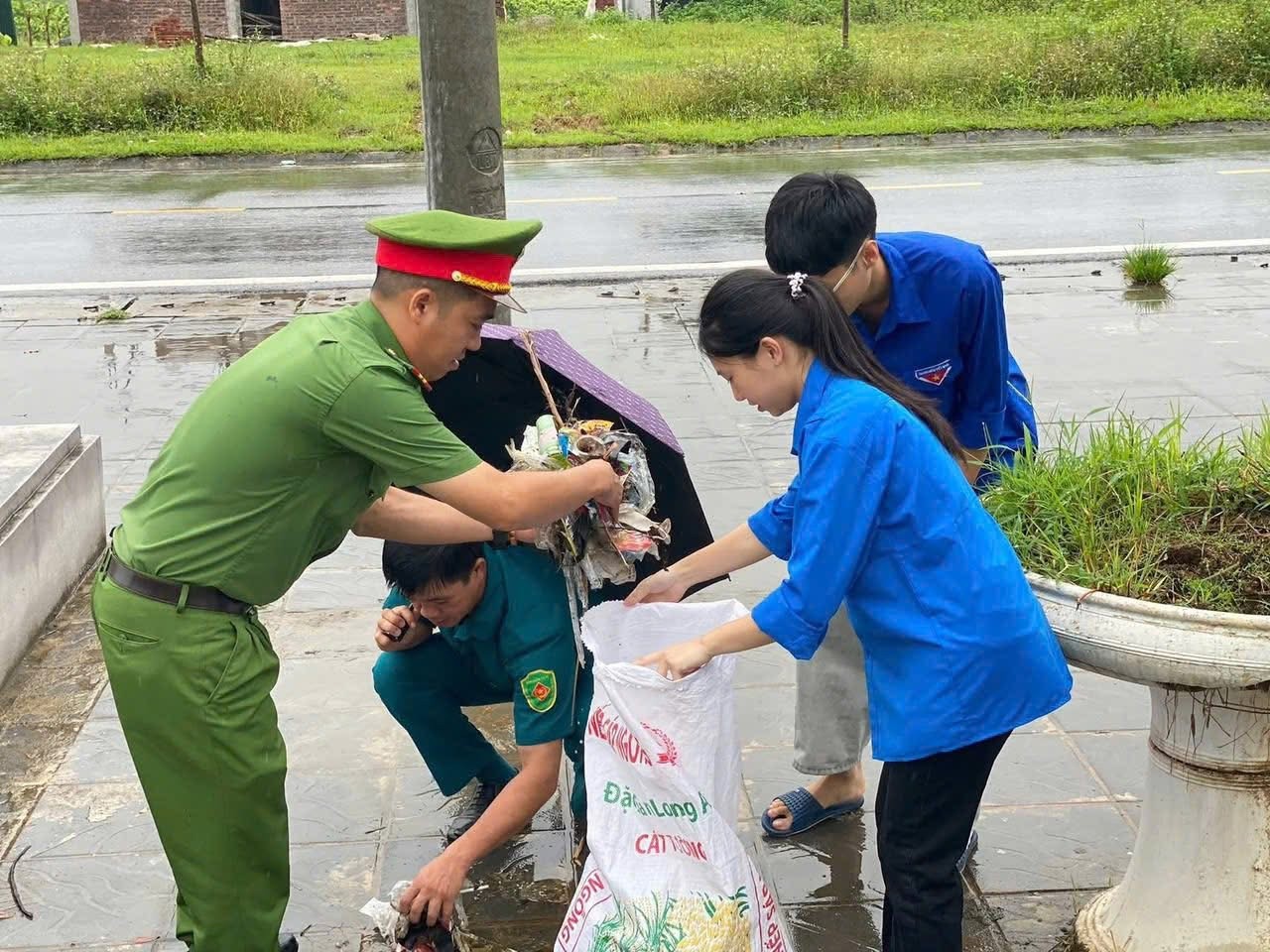 Nhiều hoạt động ý nghĩa được tuổi trẻ Lào Cai triển khai trong ngày chủ Nhật xanh. (Ảnh:TĐ) img-3957.jpg