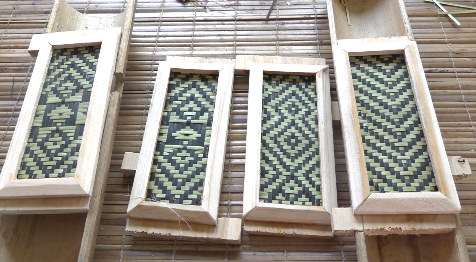 Sản phẩm đan lát tham gia hội thi. san-pham-dan-lat-cua-cac-doi-thi.jpg