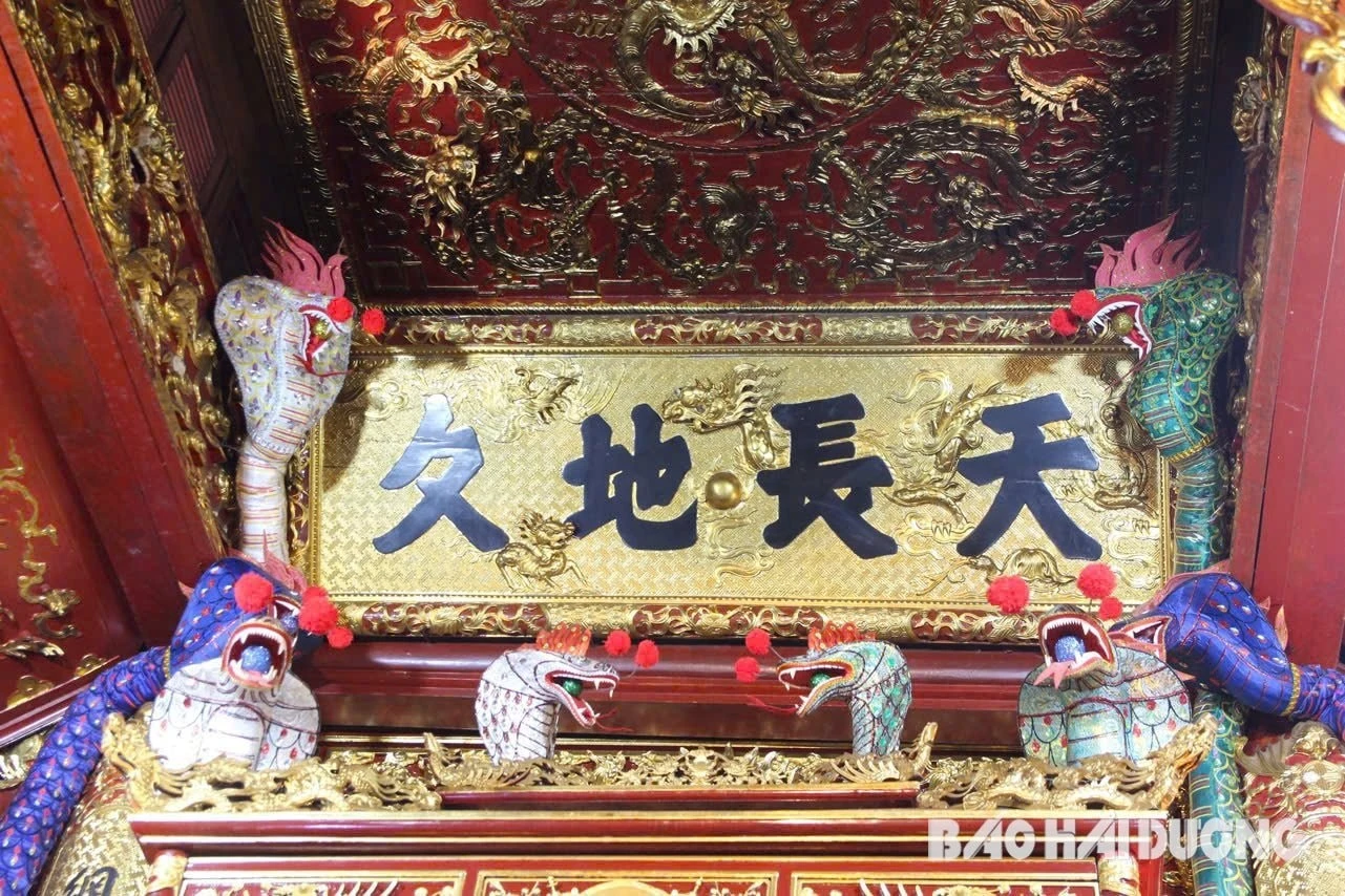 Rắn thần là linh vật, biểu tượng của đền Tranh.