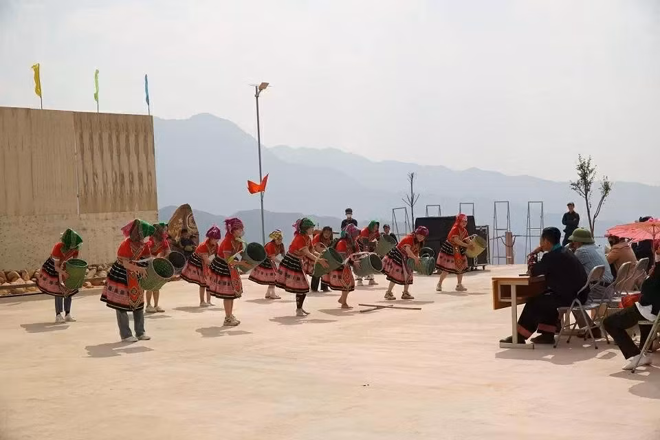 Ngày hội hoa sơn tra tại bản Nậm Nghiệp.