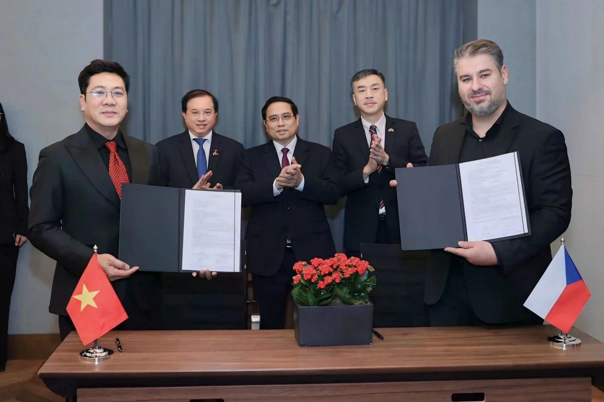 Học viện Âm nhạc quốc gia Việt Nam và Dàn nhạc Giao hưởng Bohemia Praha ký kết Bản ghi nhớ hợp tác nhằm tạo điều kiện phát triển các dự án hợp tác trao đổi chuyên môn trong giai đoạn tới. Học viện Âm nhạc quốc gia Việt Nam và Dàn nhạc Giao hưởng Bohemia Praha ký kết Bản ghi nhớ hợp tác nhằm tạo điều kiện phát triển các dự án hợp tác trao đổi chuyên môn trong giai đoạn tới.