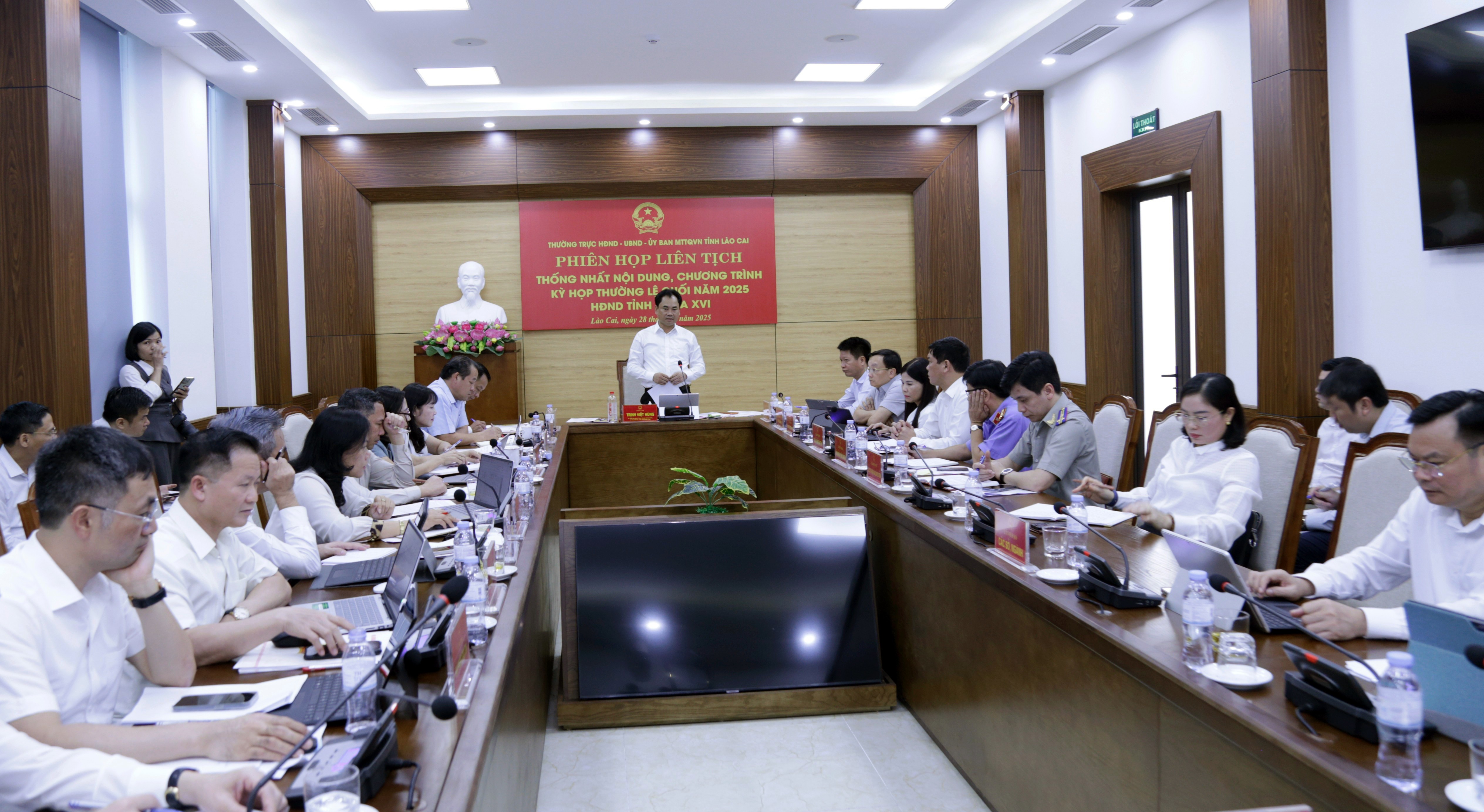 Quang cảnh phiên họp. mg-9794.jpg