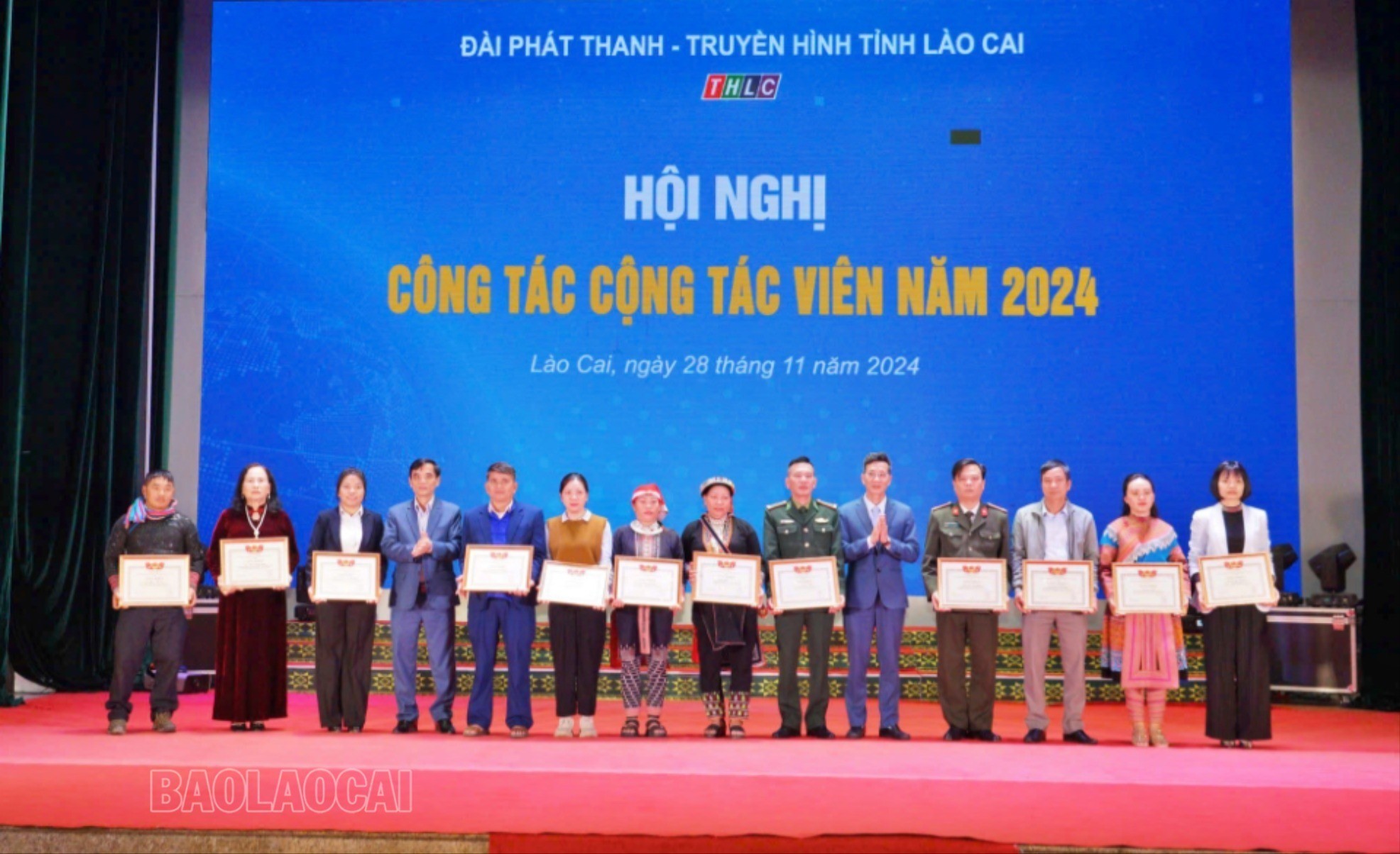 Khen thưởng các cộng tác viên tiêu biểu tham gia cộng tác trong các chương trình phát thanh - truyền hình năm 2024. hn8-1530.jpg