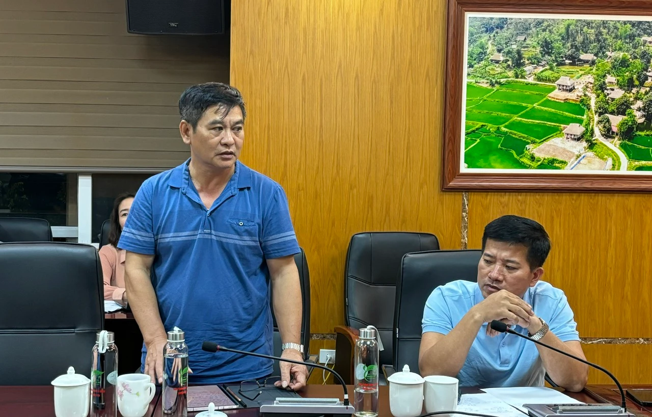 Lãnh đạo ủy ban MTTQ Việt Nam huyện phát biểu tại cuộc họp.jpg