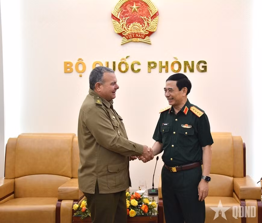 Đại tướng Phan Văn Giang tiếp Chủ nhiệm Chính trị các Lực lượng vũ trang cách mạng Cuba ảnh 2