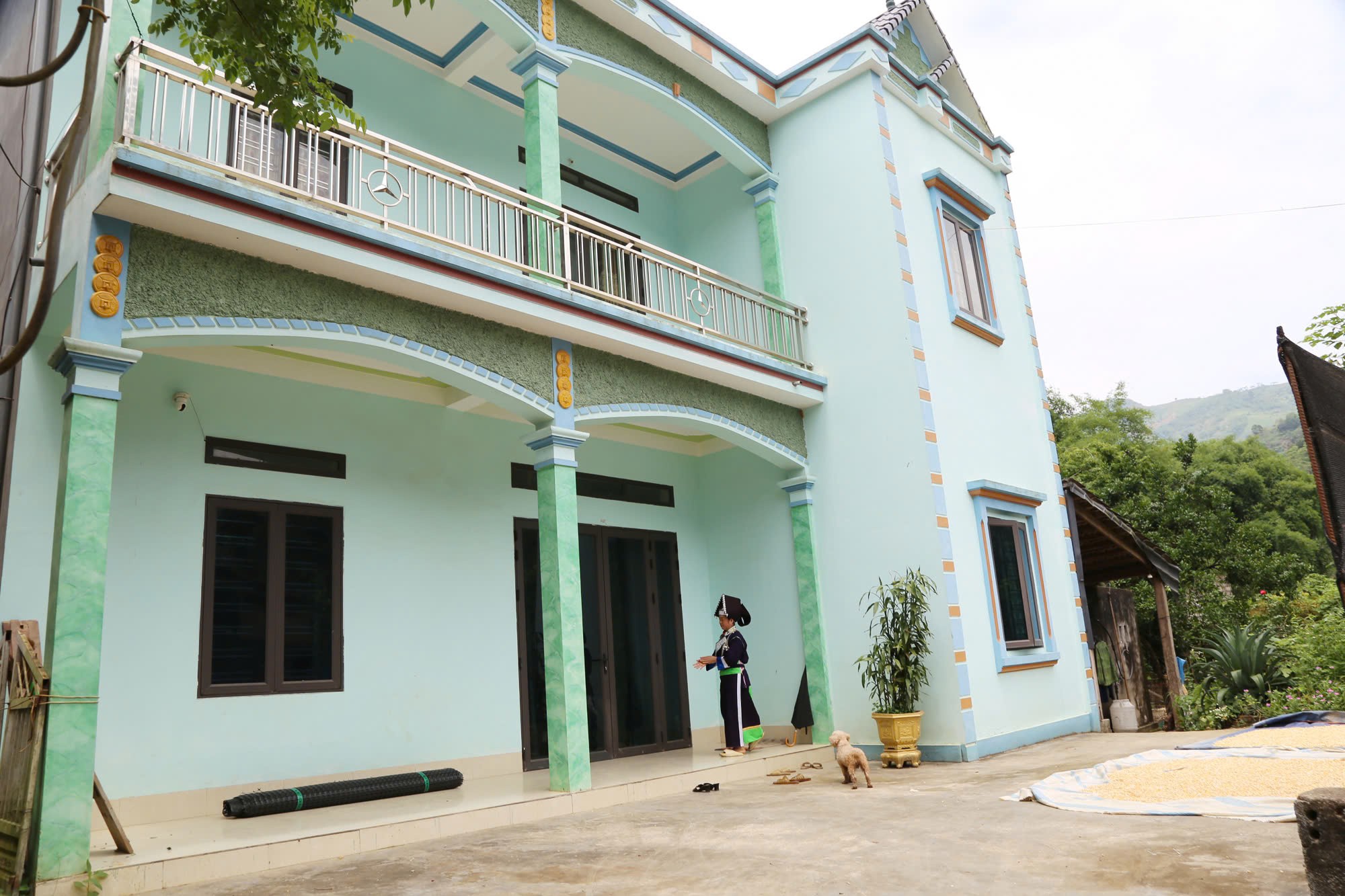 Thay đổi nếp nghĩ, cách làm, mạnh dạn chuyển đổi cơ cấu cây trồng, đồng bào Pa Dí ở thôn Bản Sinh đã có cuộc sống ấm no. z7005692375100-a1eefb41cecc73b48538e8824decd27e.jpg