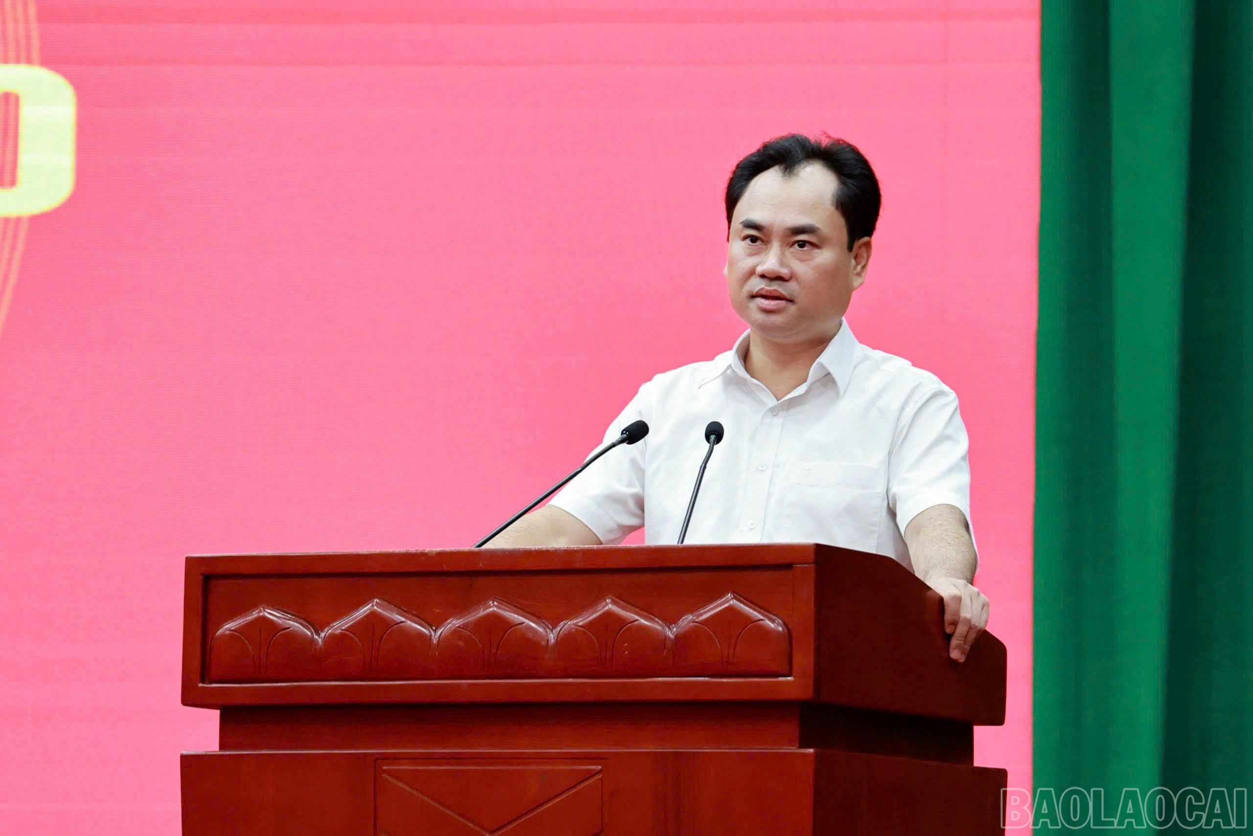 Đồng chí Trịnh Việt Hùng - Ủy viên dự khuyết Trung ương Đảng, Bí thư Tỉnh ủy, Chủ tịch HĐND tỉnh Lào Cai gửi lời chia sẻ của Đảng bộ, chính quyền và nhân dân các dân tộc tỉnh Lào Cai tới cán bộ, nhân dân tỉnh Thái Nguyên trước những thiệt hại nặng nề do mưa lũ gây ra thời gian qua. baolaocai-br_z7133553269300-aff829629ede8f5f5faea069f20a1349.jpg