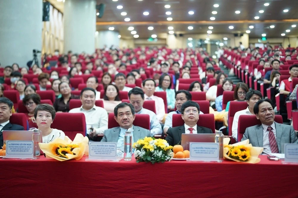 Các đại biểu tham dự hội thảo.