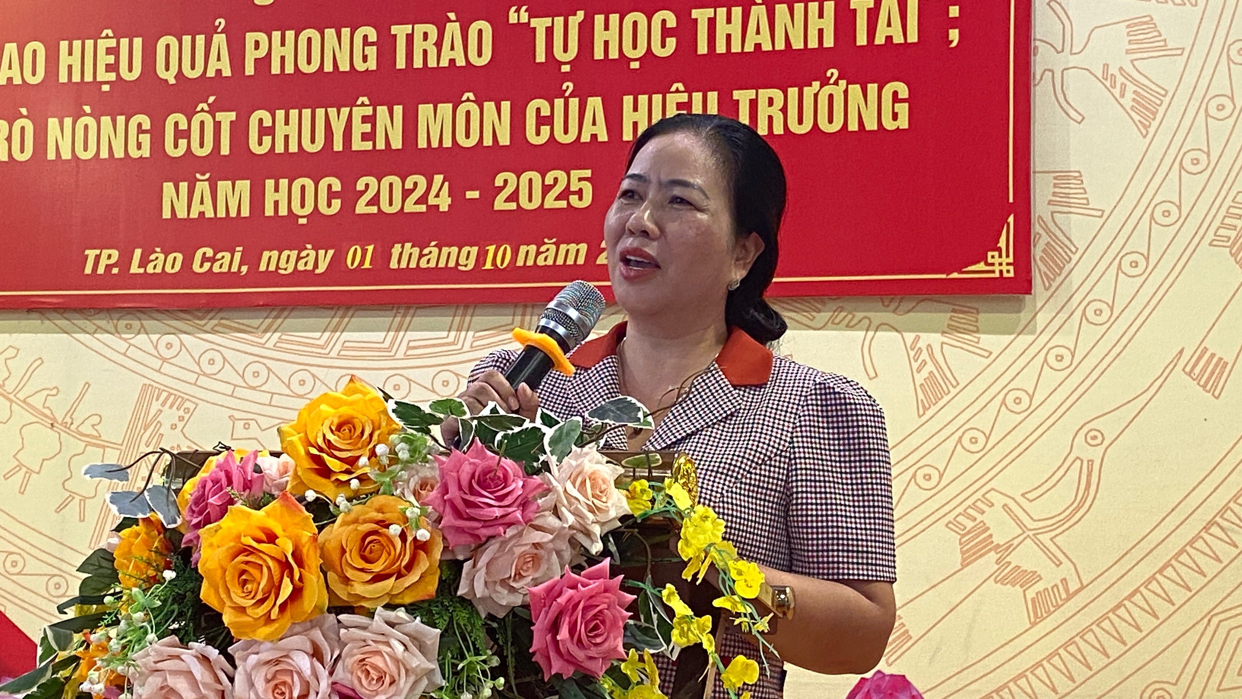 Đại biểu tham luận tại hội nghị. IMG_4981.JPG