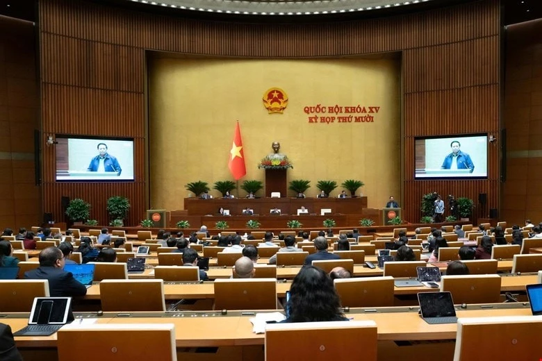 Thủ tướng Chính phủ Phạm Minh Chính phát biểu kết thúc phiên thảo luận tại hội trường chiều 30/10.