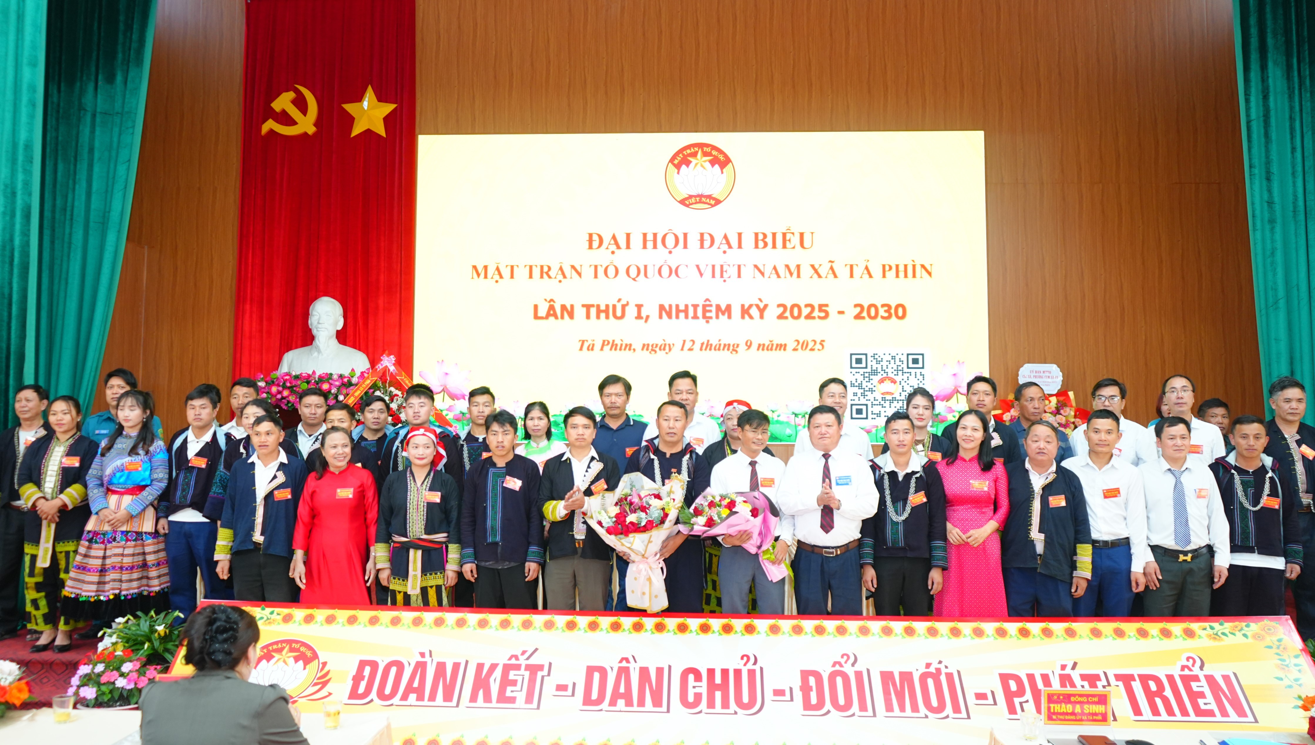 Các Ủy viên Ủy ban MTTQ Việt Nam xã Tả Phìn khóa I, nhiệm kỳ 2025 – 2030 ra mắt đại hội. dsc01605.jpg