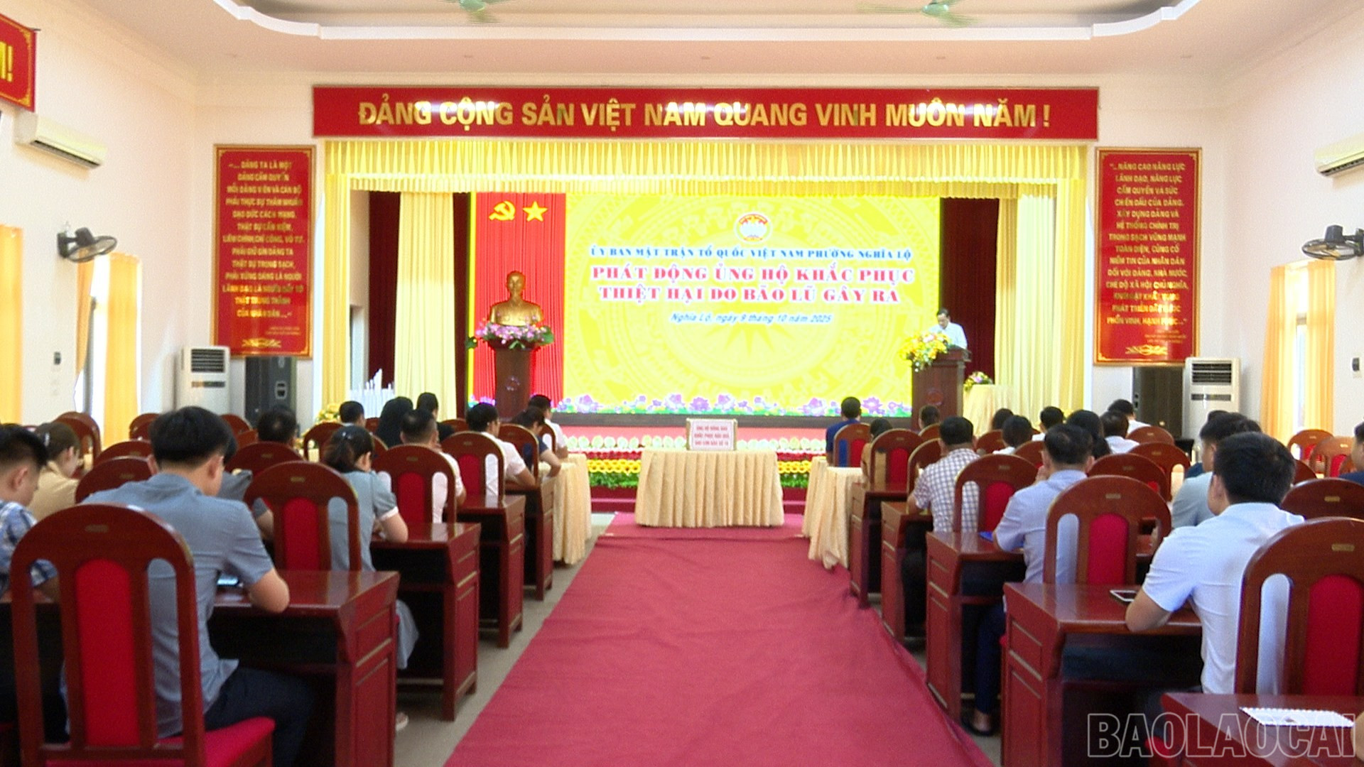 Quang cảnh lễ phát động. baolaocai-br_quangcanh-6500.jpg