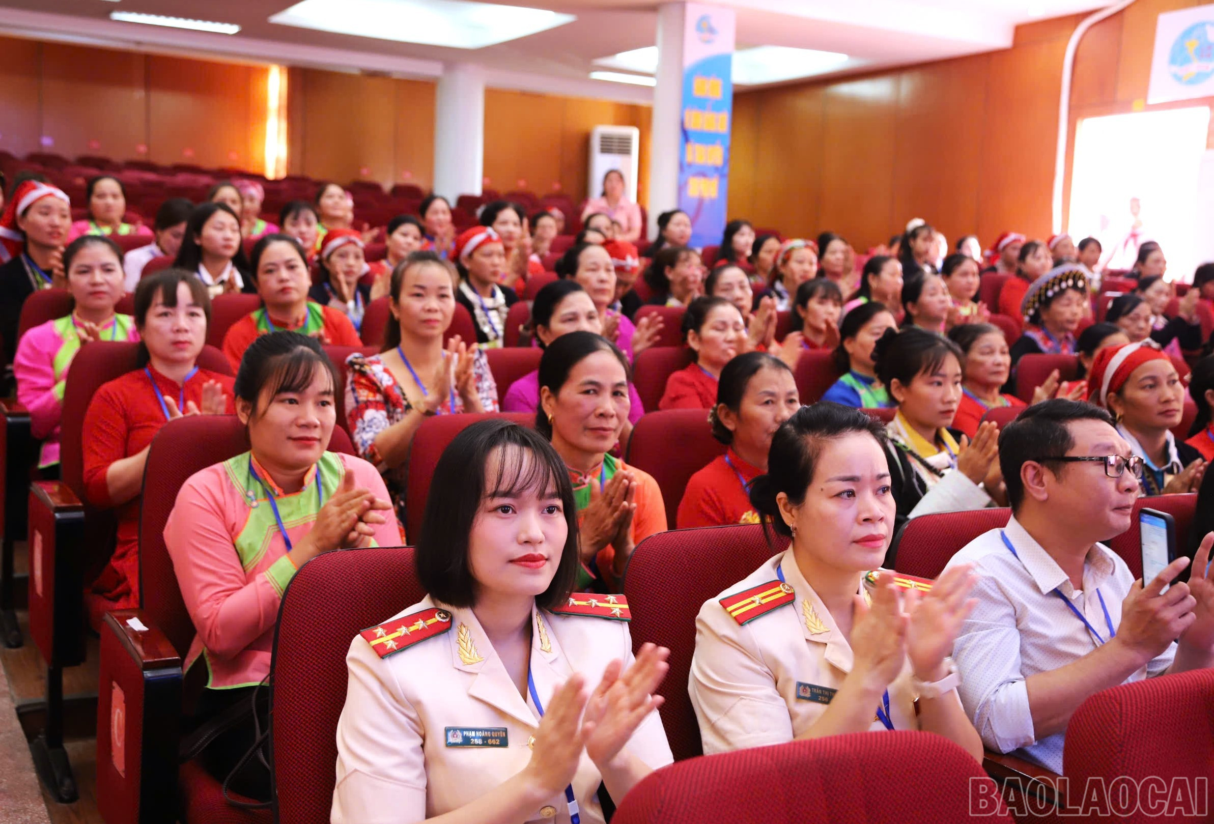 Đại biểu dự đại hội. baolaocai-br_daibieu-1-3614.jpg