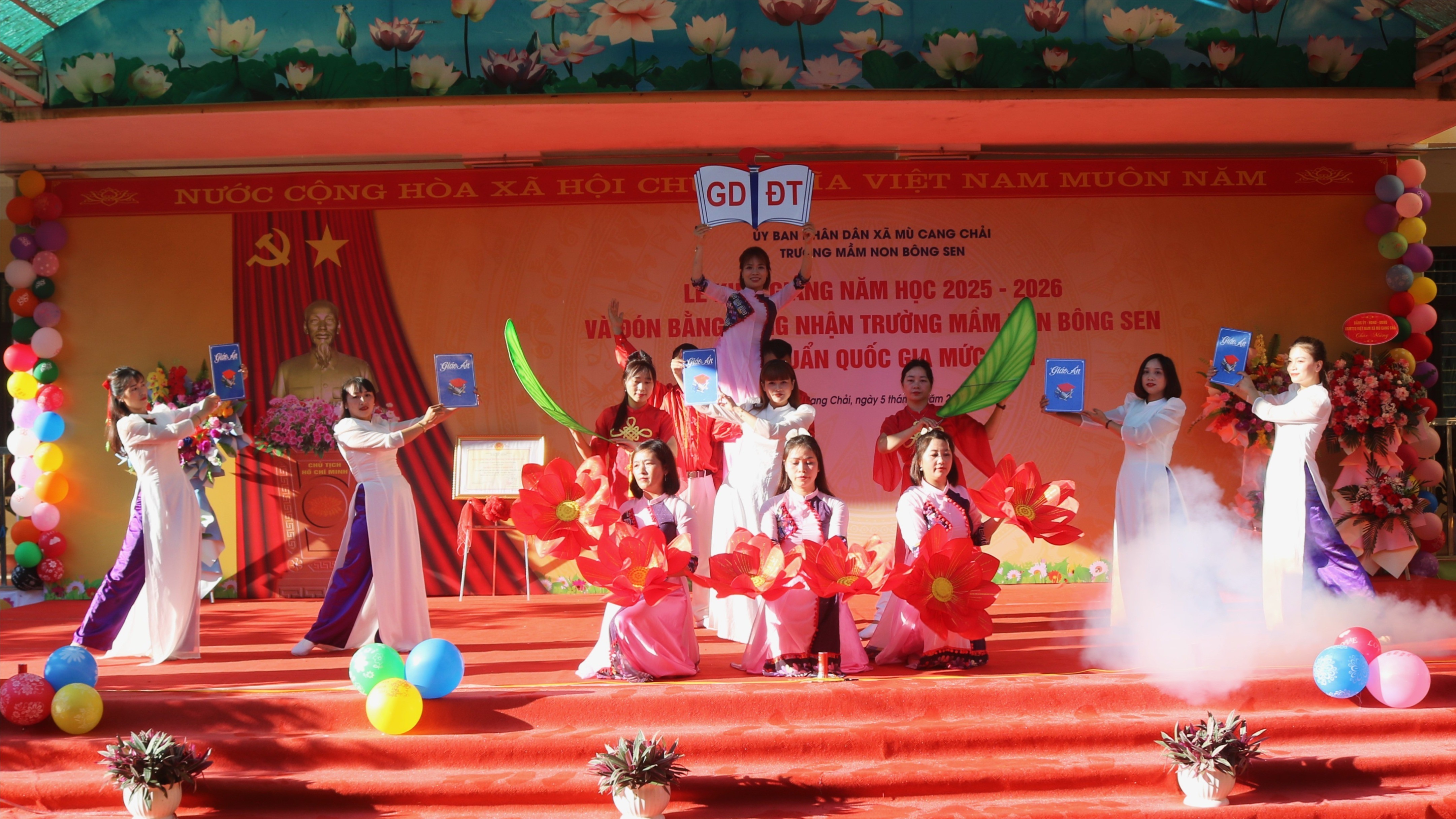 Tiết mục văn nghệ chào mừng Lễ khai giảng Trường Mầm non Bông Sen Chế Cu Nha