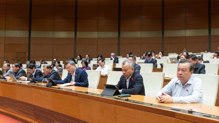 Quốc hội làm việc tại hội trường nghe Tờ trình và Báo cáo thẩm tra Dự án Luật sửa đổi, bổ sung một số điều của Luật Phòng, chống tham nhũng.