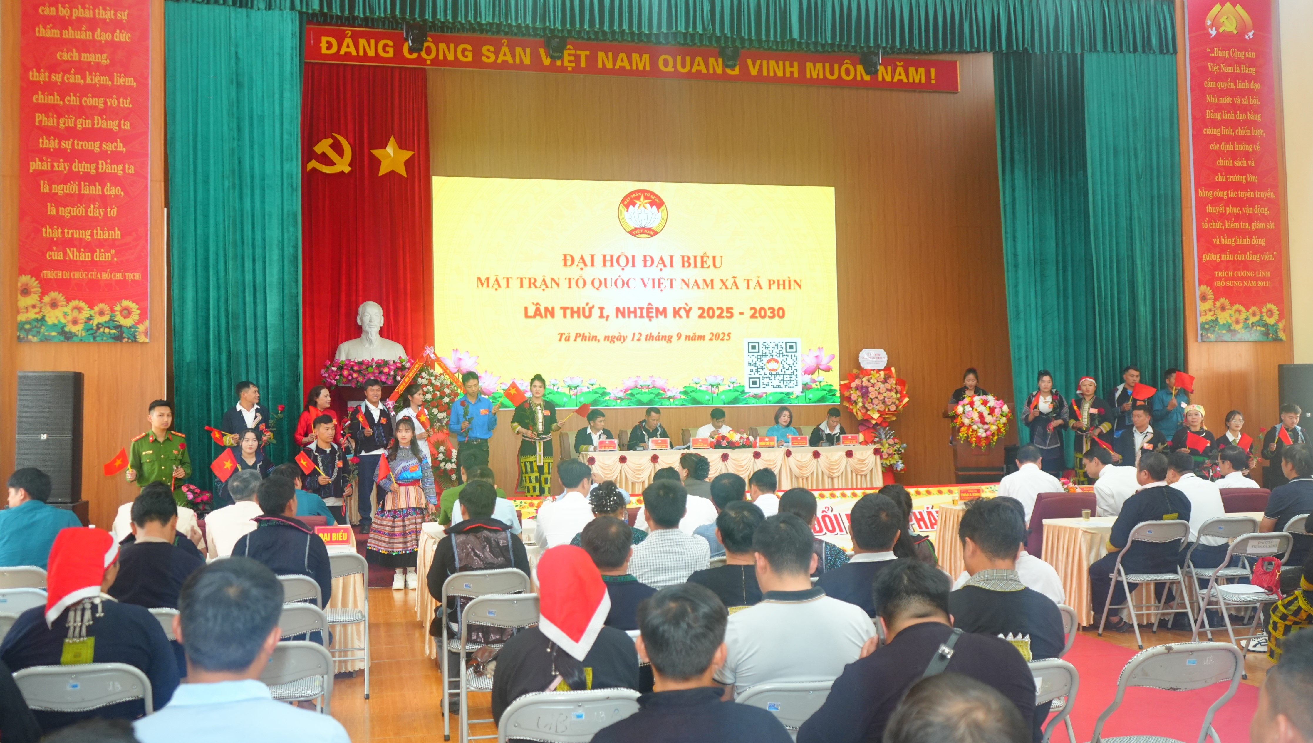 Quang cảnh đại hội. quangcanh-8057.jpg