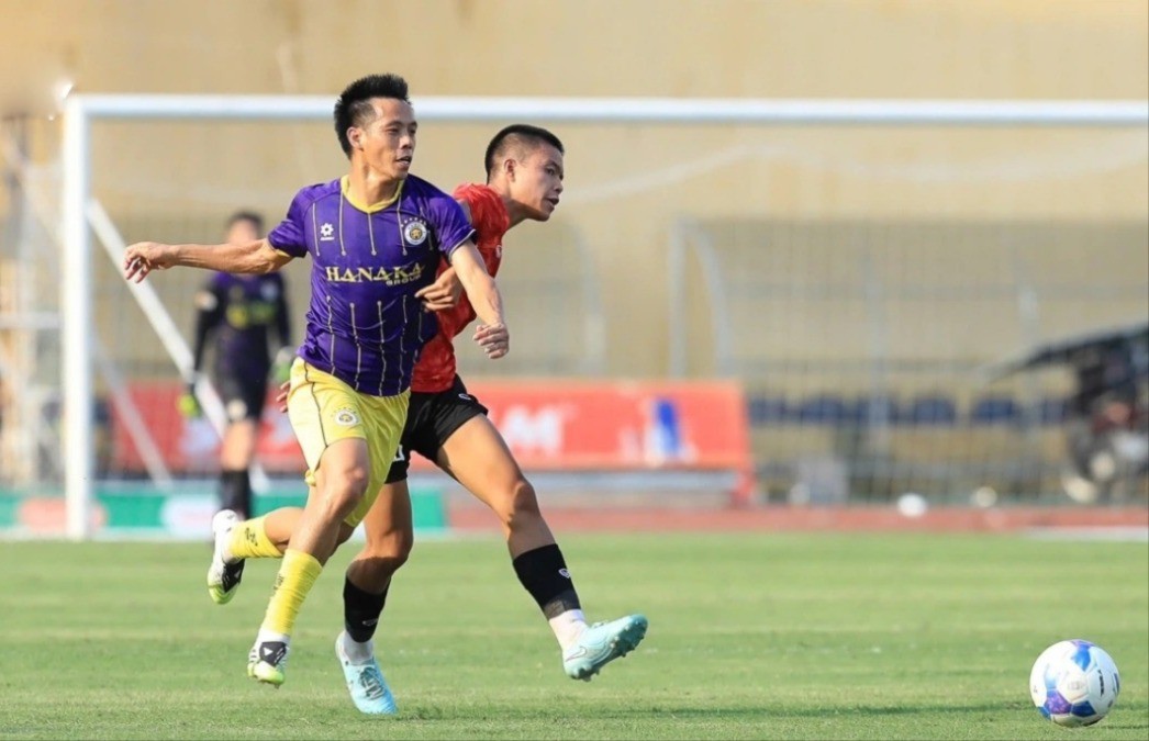 Trần Thành Trung trong trận giao hữu Hà Nội FC vs Ninh Bình. chung-1-2724.jpg